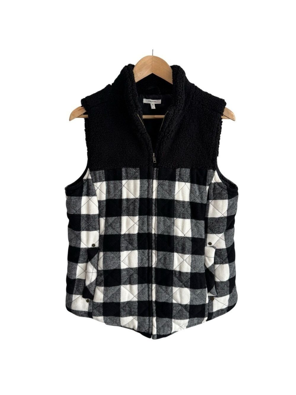 Maurices Fuzzy Fleece Buffalo Plaid Vest Womens L Black White Check Full Zip EUC